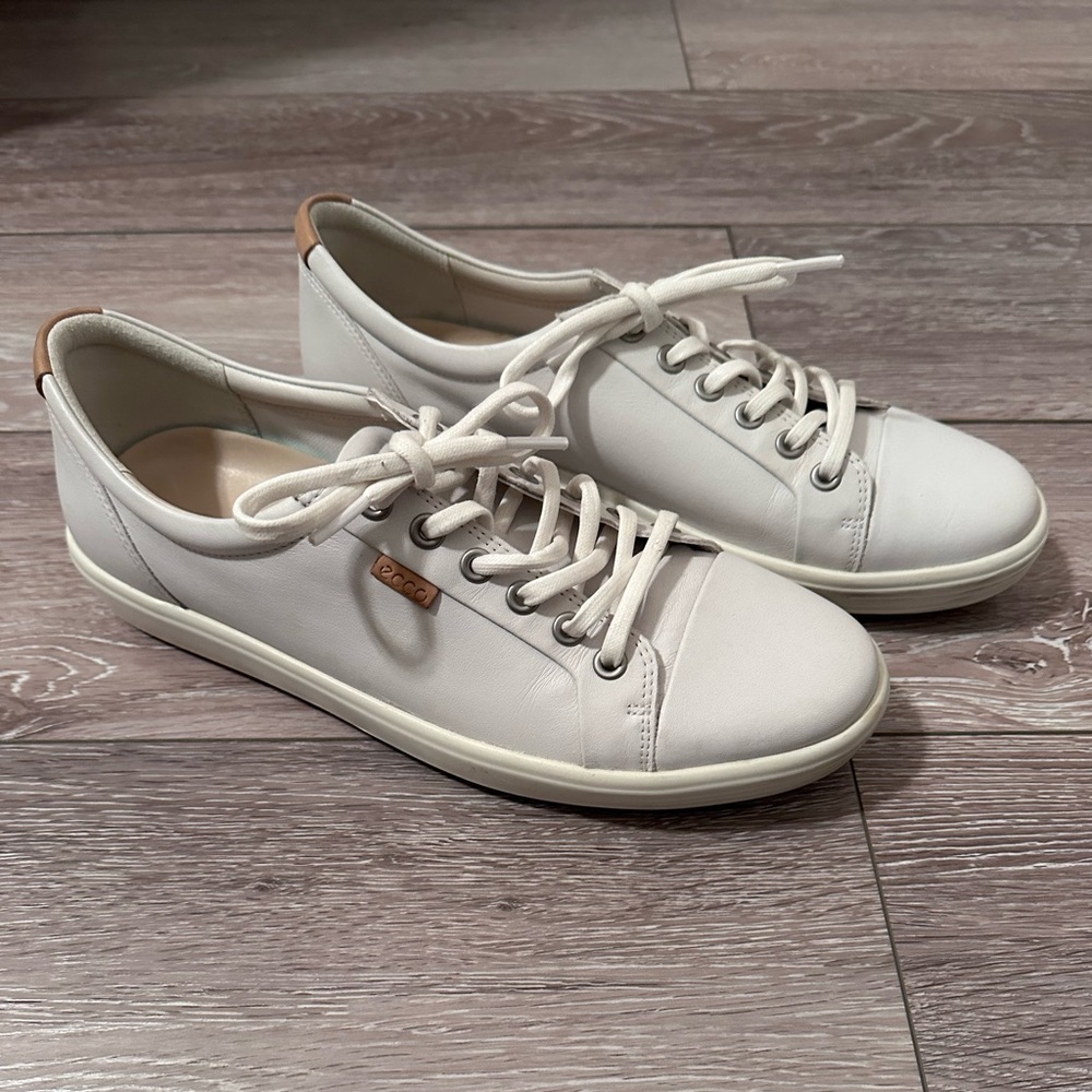 Ecco Soft 7 women’s leather tie sneaker